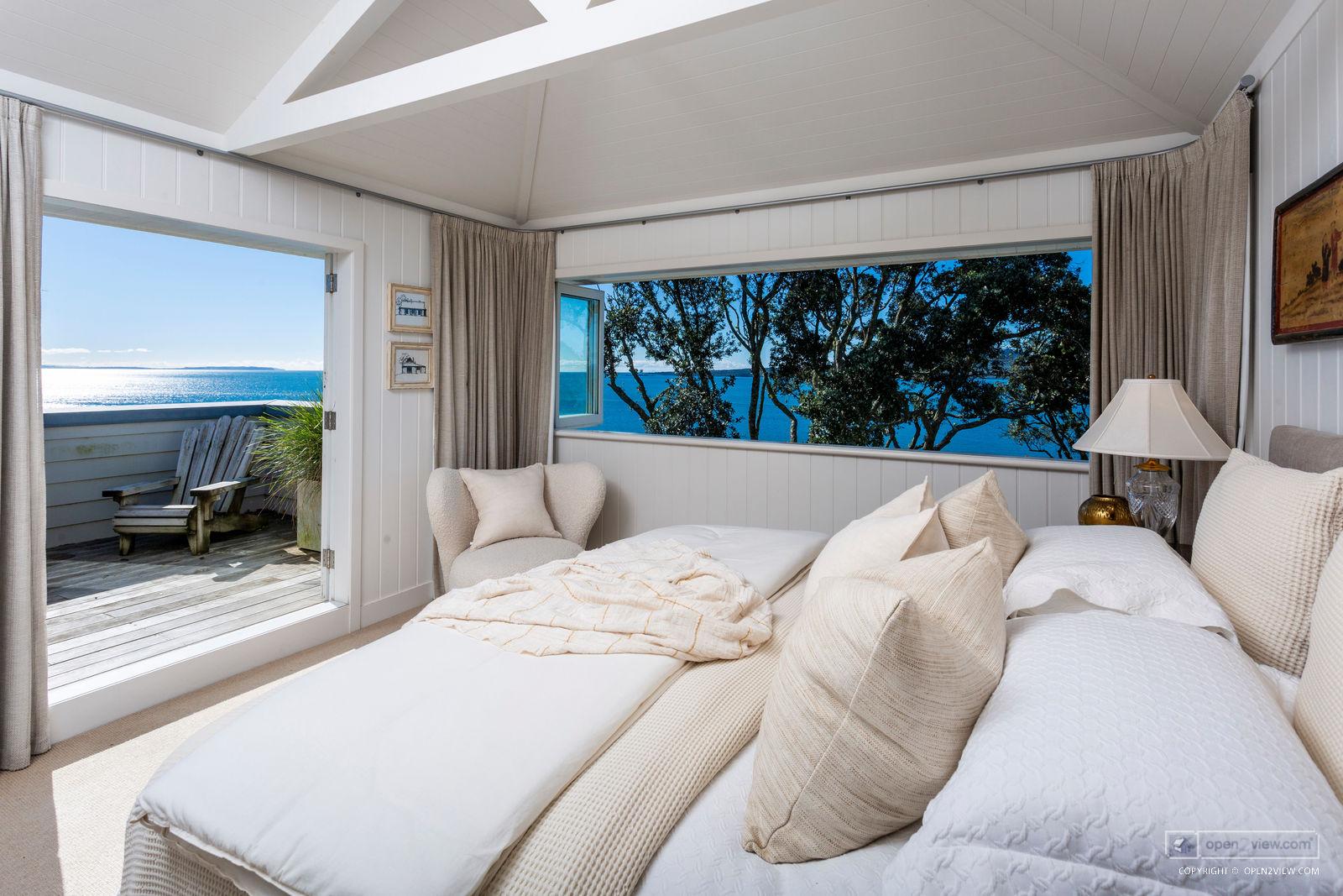 Slider image of 24 Hamana Street, Auckland