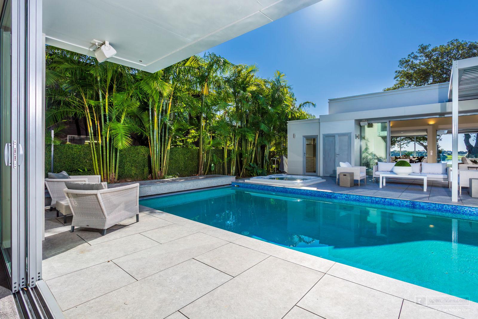 Slider image of 15 Lake View Road, Auckland