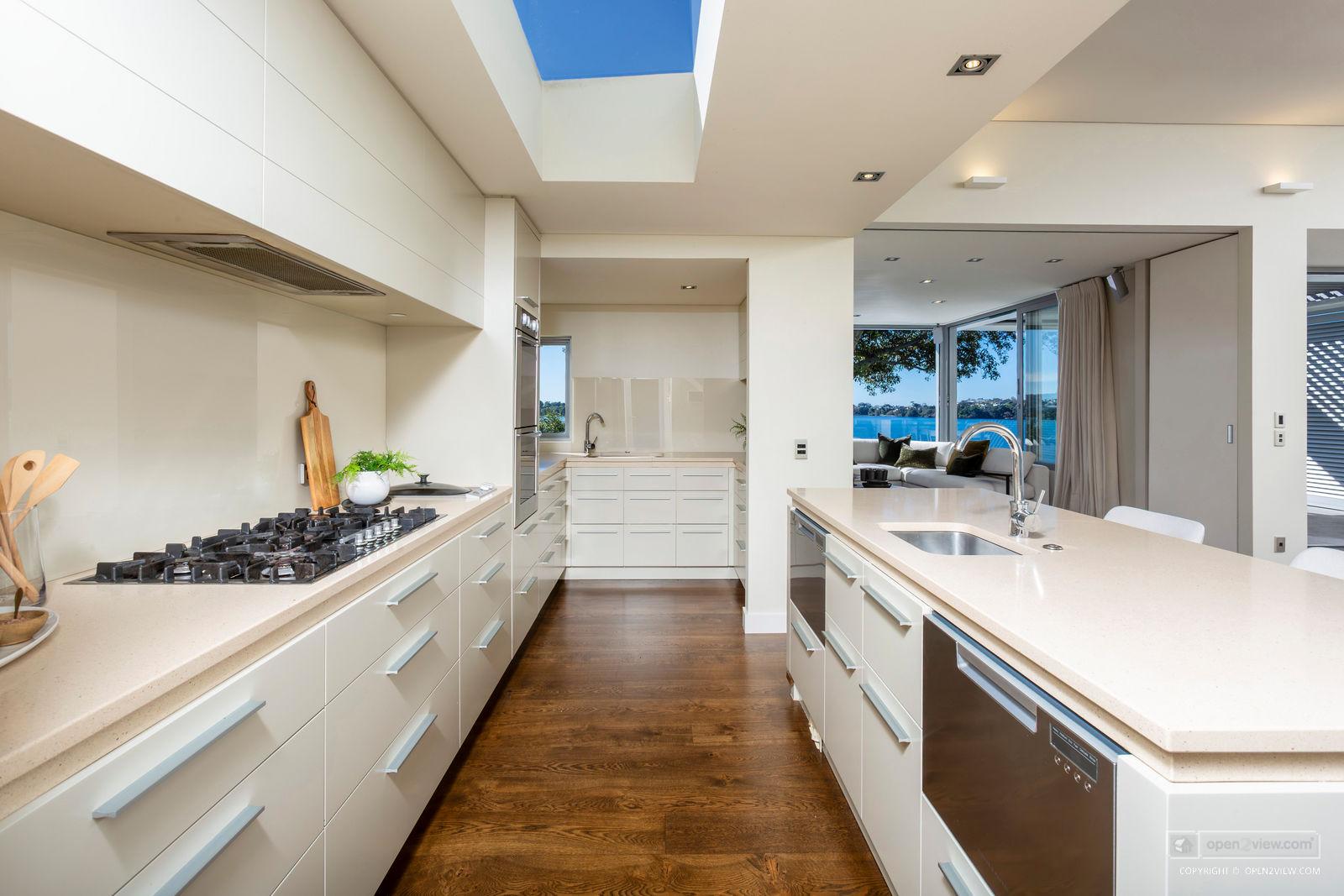 Slider image of 15 Lake View Road, Auckland