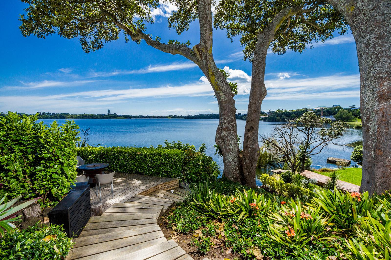 Slider image of 15 Lake View Road, Auckland