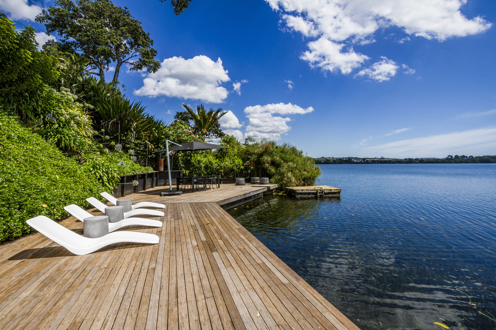 Slider image of 15 Lake View Road, Auckland