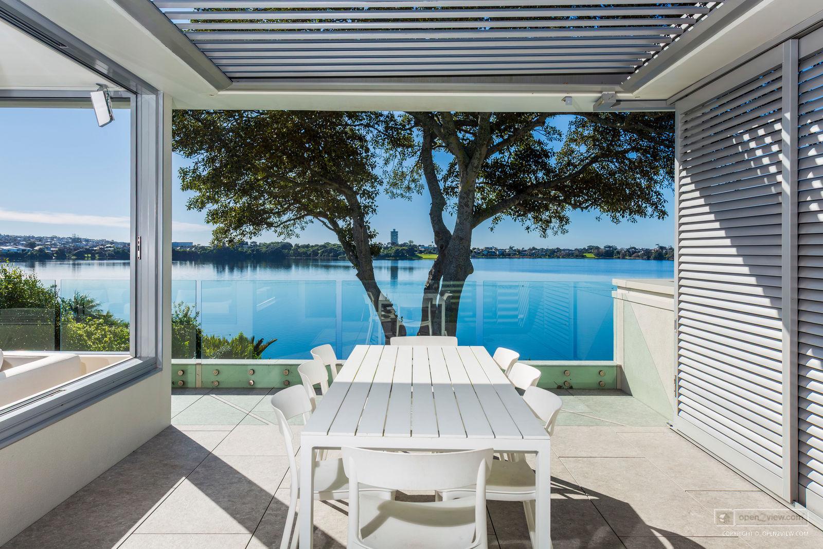 Featured image of 15 Lake View Road, Auckland