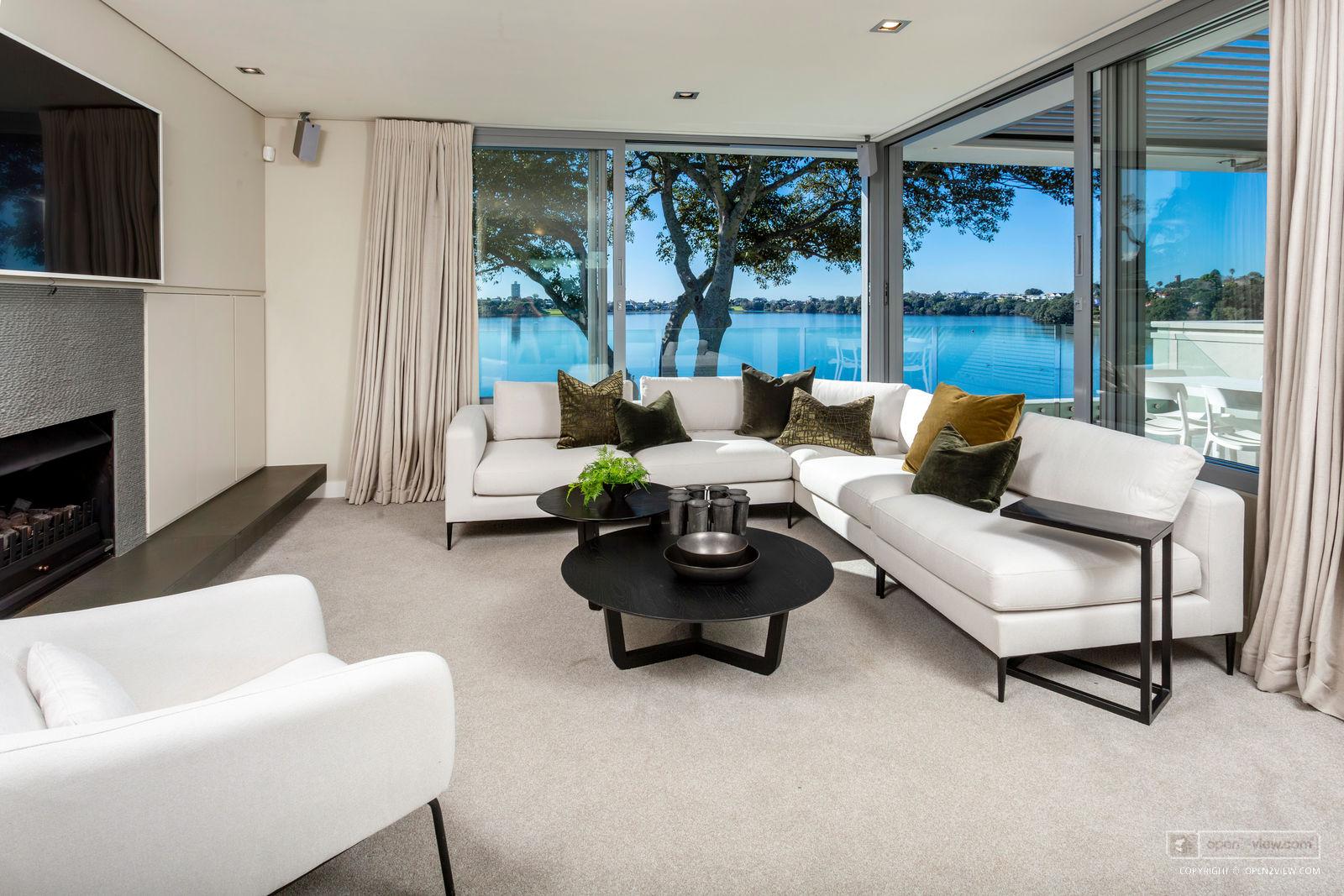 Slider image of 15 Lake View Road, Auckland