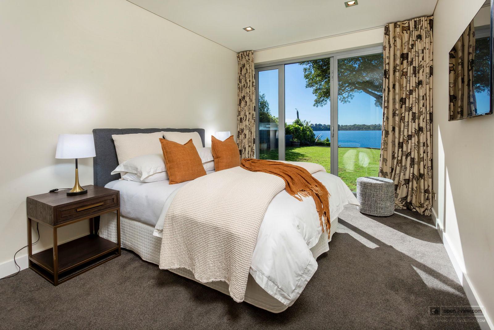 Slider image of 15 Lake View Road, Auckland