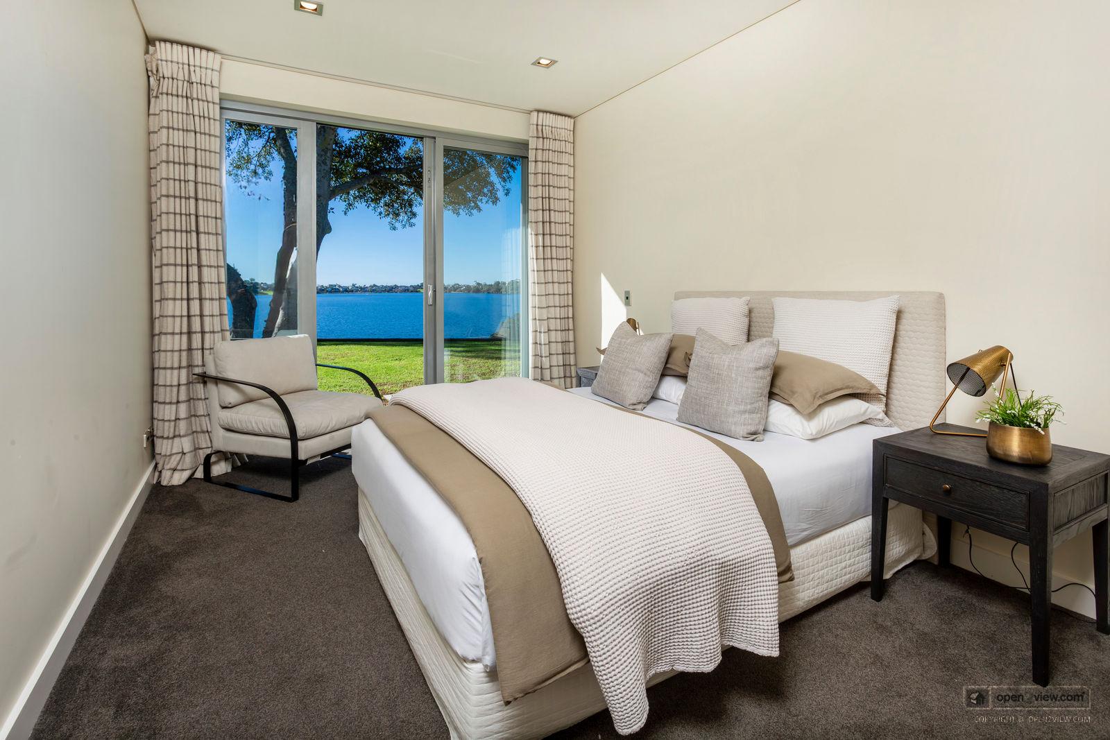 Slider image of 15 Lake View Road, Auckland