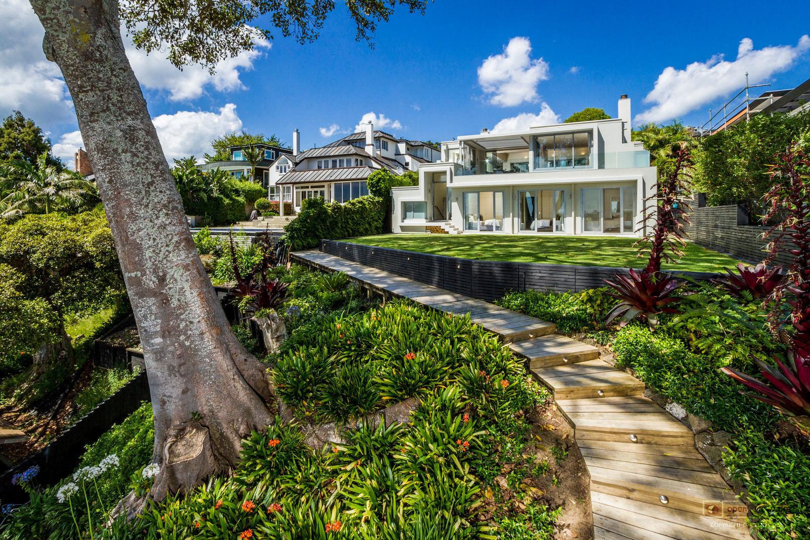 Slider image of 15 Lake View Road, Auckland