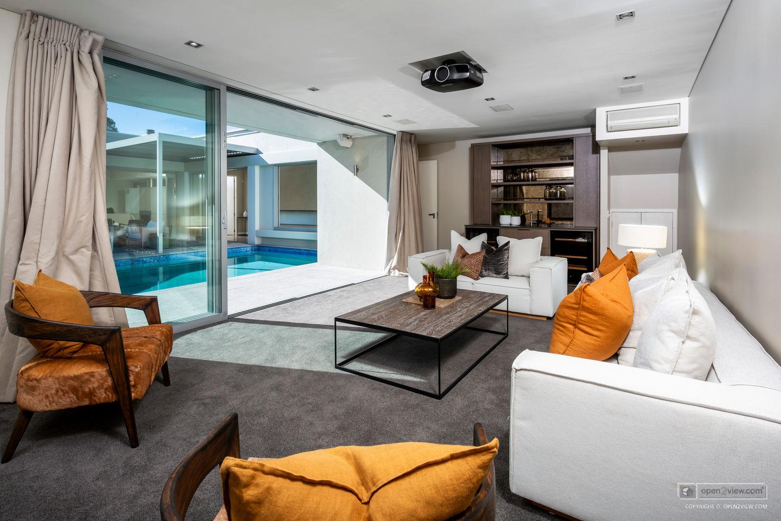 Slider image of 15 Lake View Road, Auckland