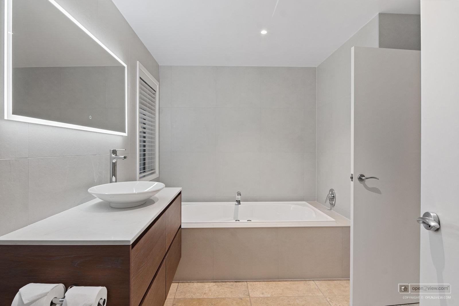 Slider image of 15 The Strand, Auckland