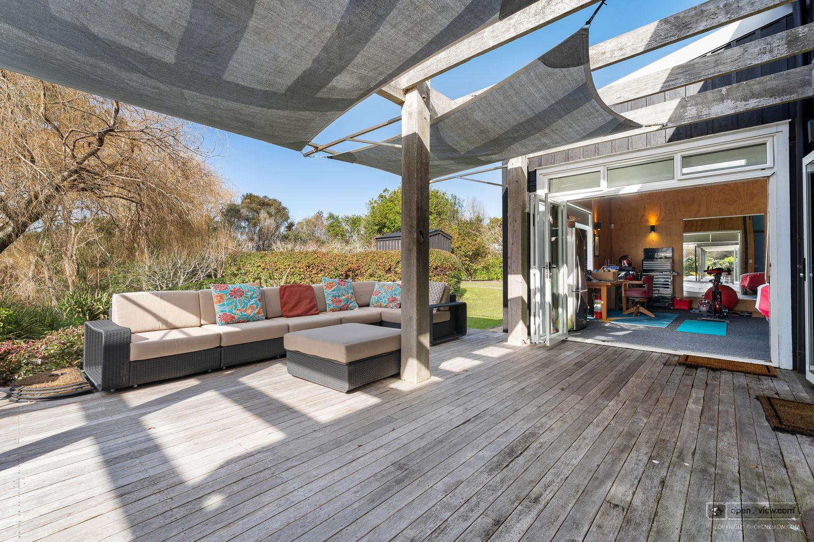 Slider image of 66  Oak River Drive, Auckland