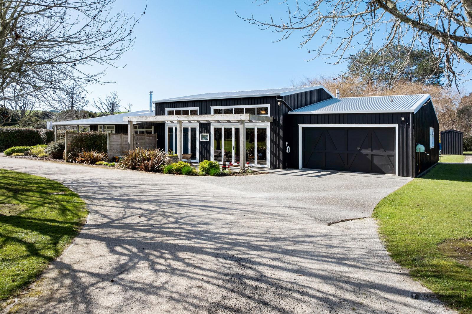 Slider image of 66  Oak River Drive, Auckland