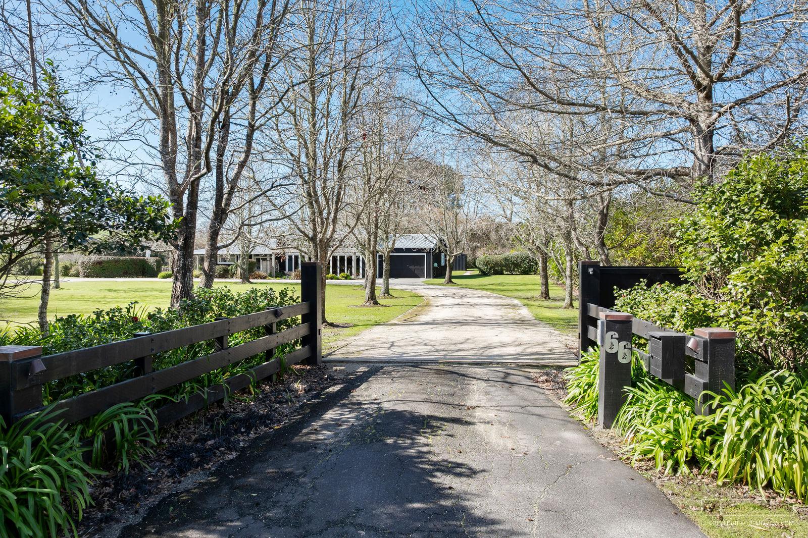 Slider image of 66  Oak River Drive, Auckland