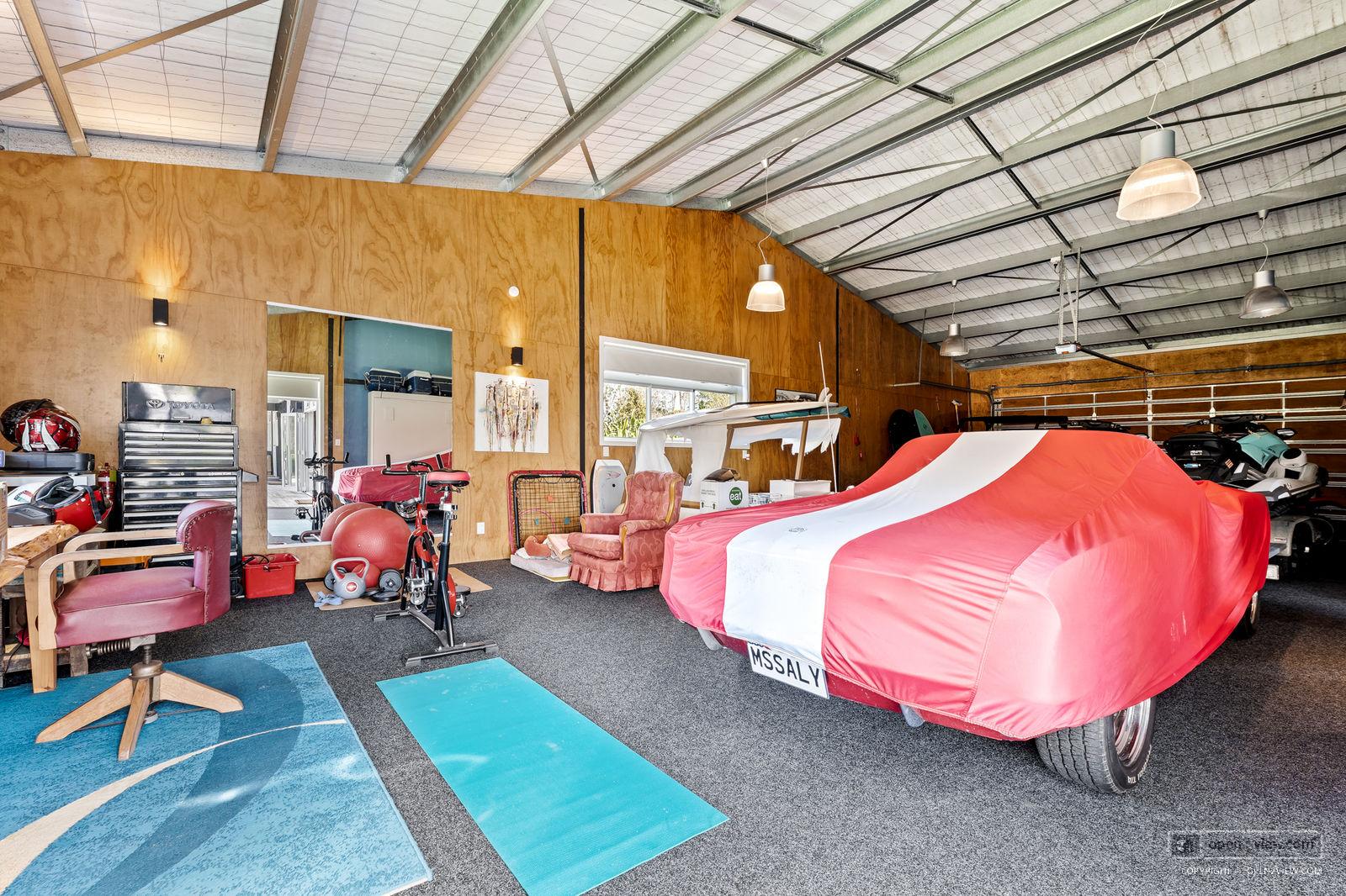 Slider image of 66  Oak River Drive, Auckland
