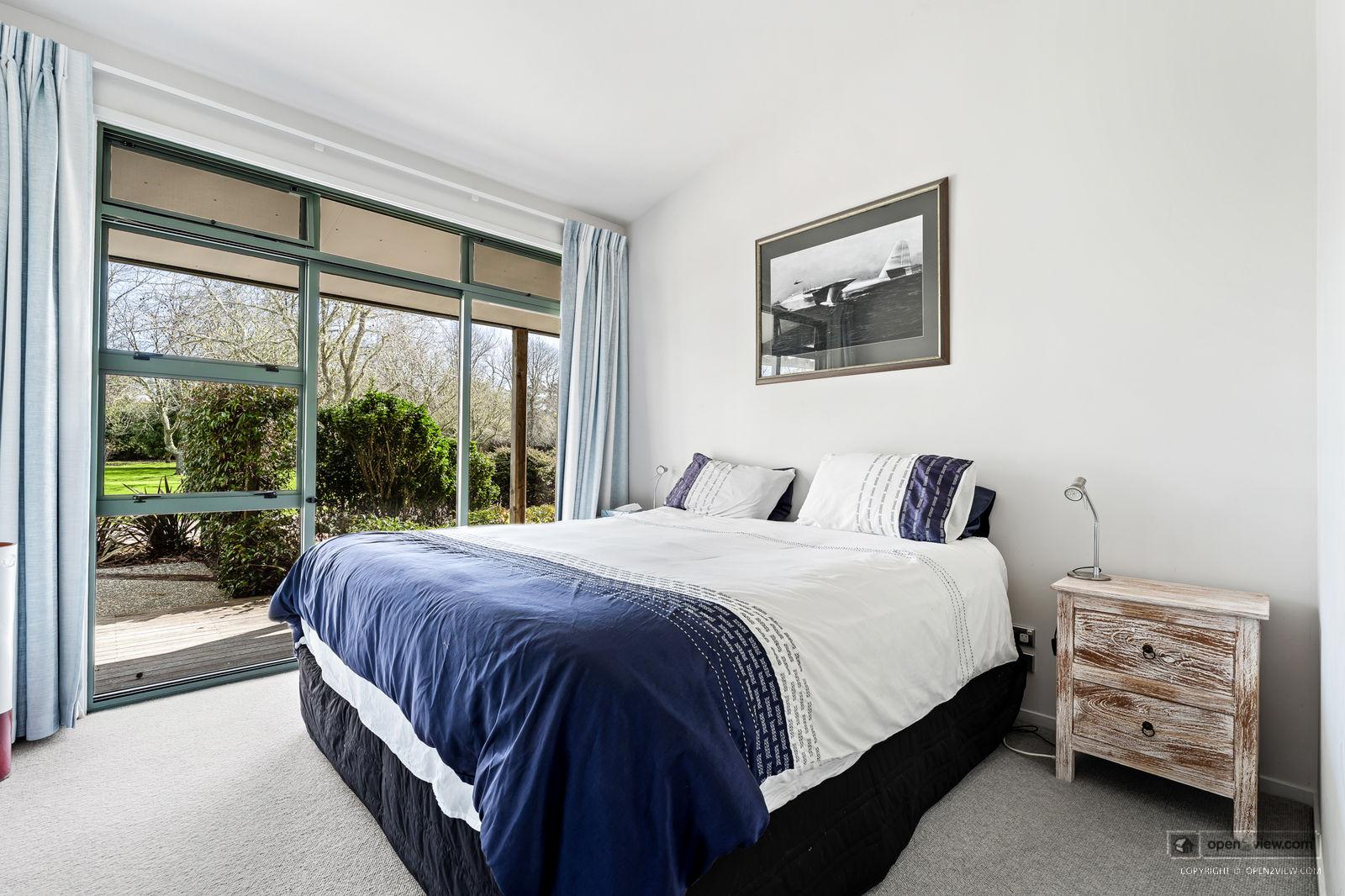 Slider image of 66  Oak River Drive, Auckland