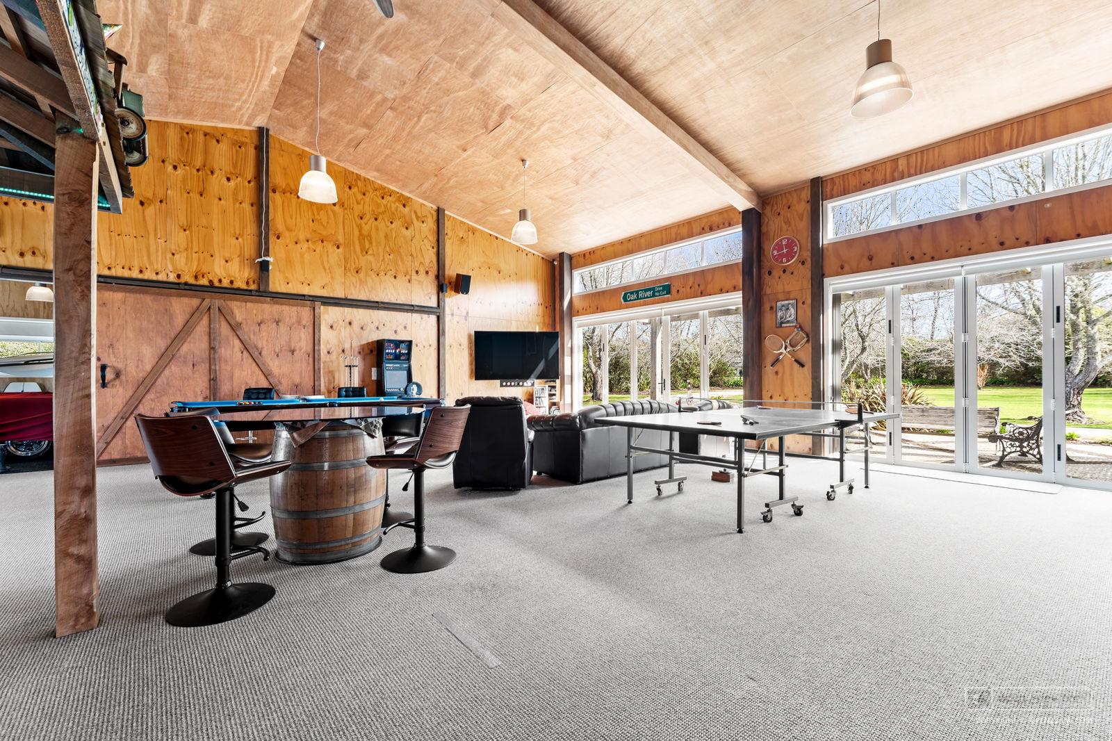 Slider image of 66  Oak River Drive, Auckland
