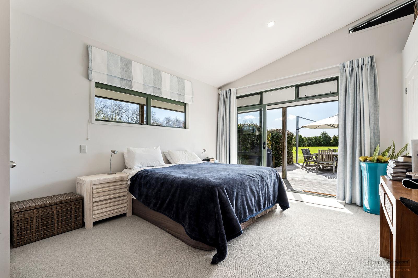 Slider image of 66  Oak River Drive, Auckland