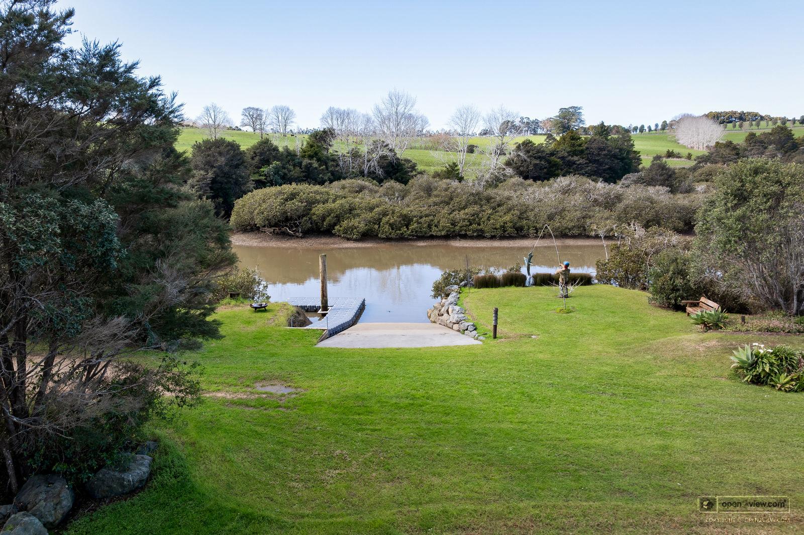 Slider image of 66  Oak River Drive, Auckland