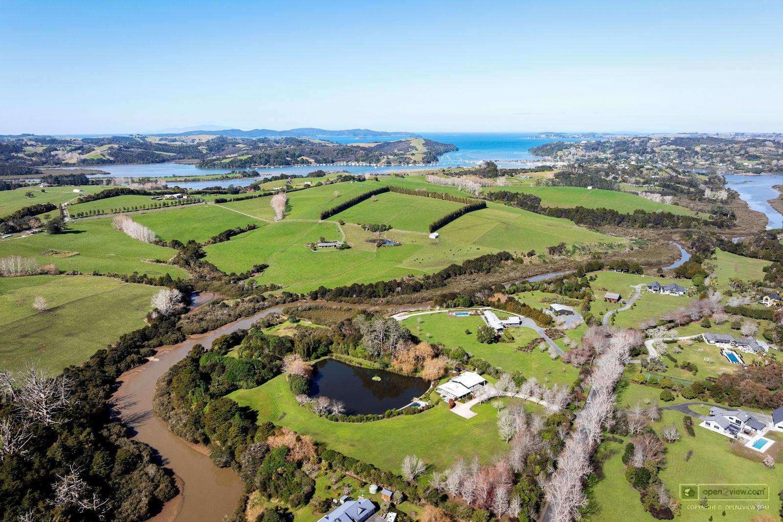 Slider image of 66  Oak River Drive, Auckland