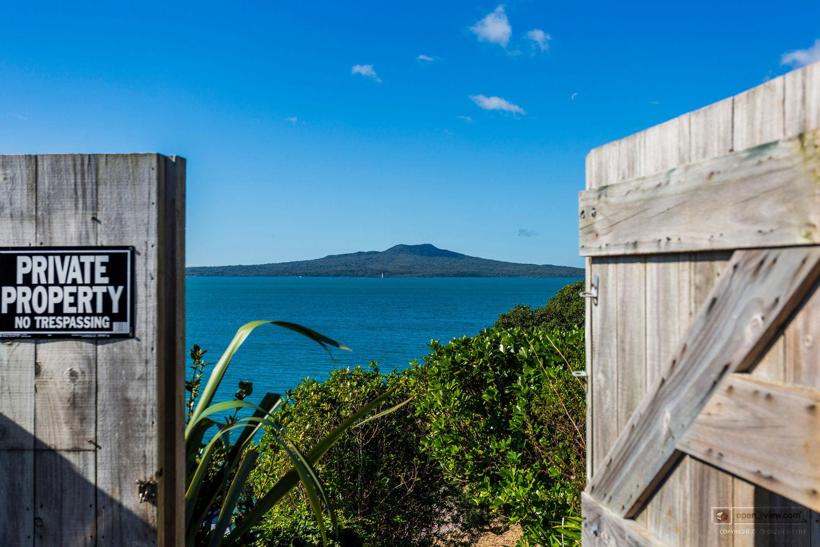 Slider image of 223B Hurstmere Road, Auckland