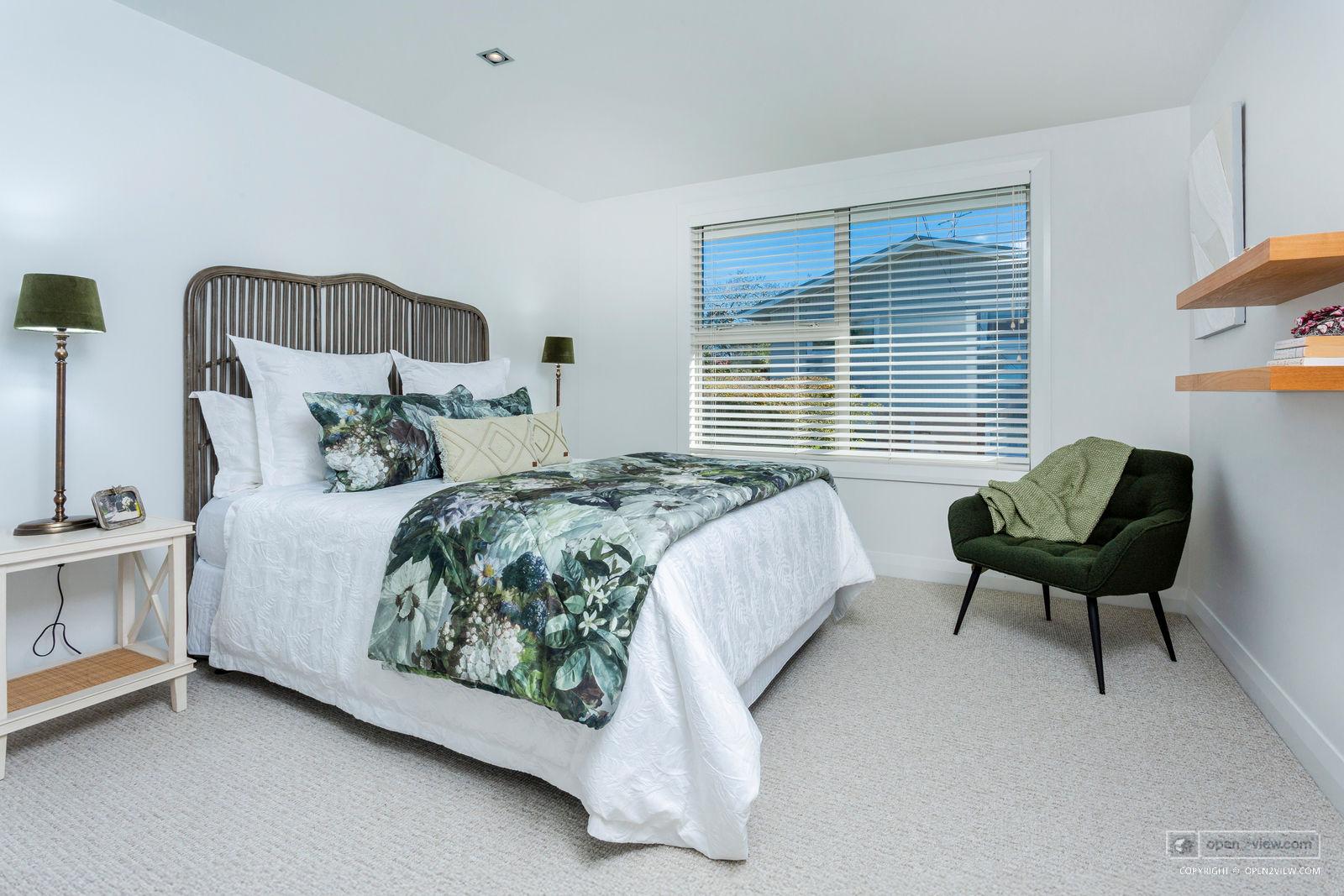 Slider image of 223B Hurstmere Road, Auckland