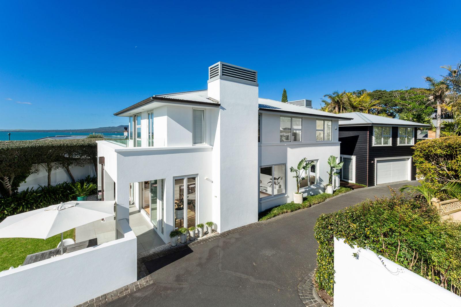 Slider image of 223B Hurstmere Road, Auckland