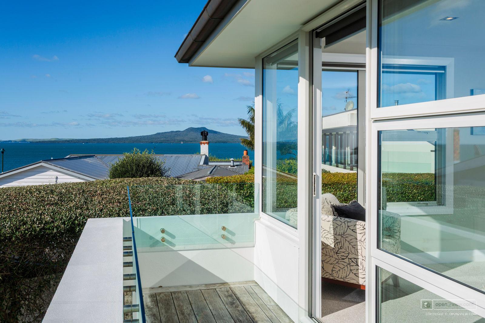 Slider image of 223B Hurstmere Road, Auckland