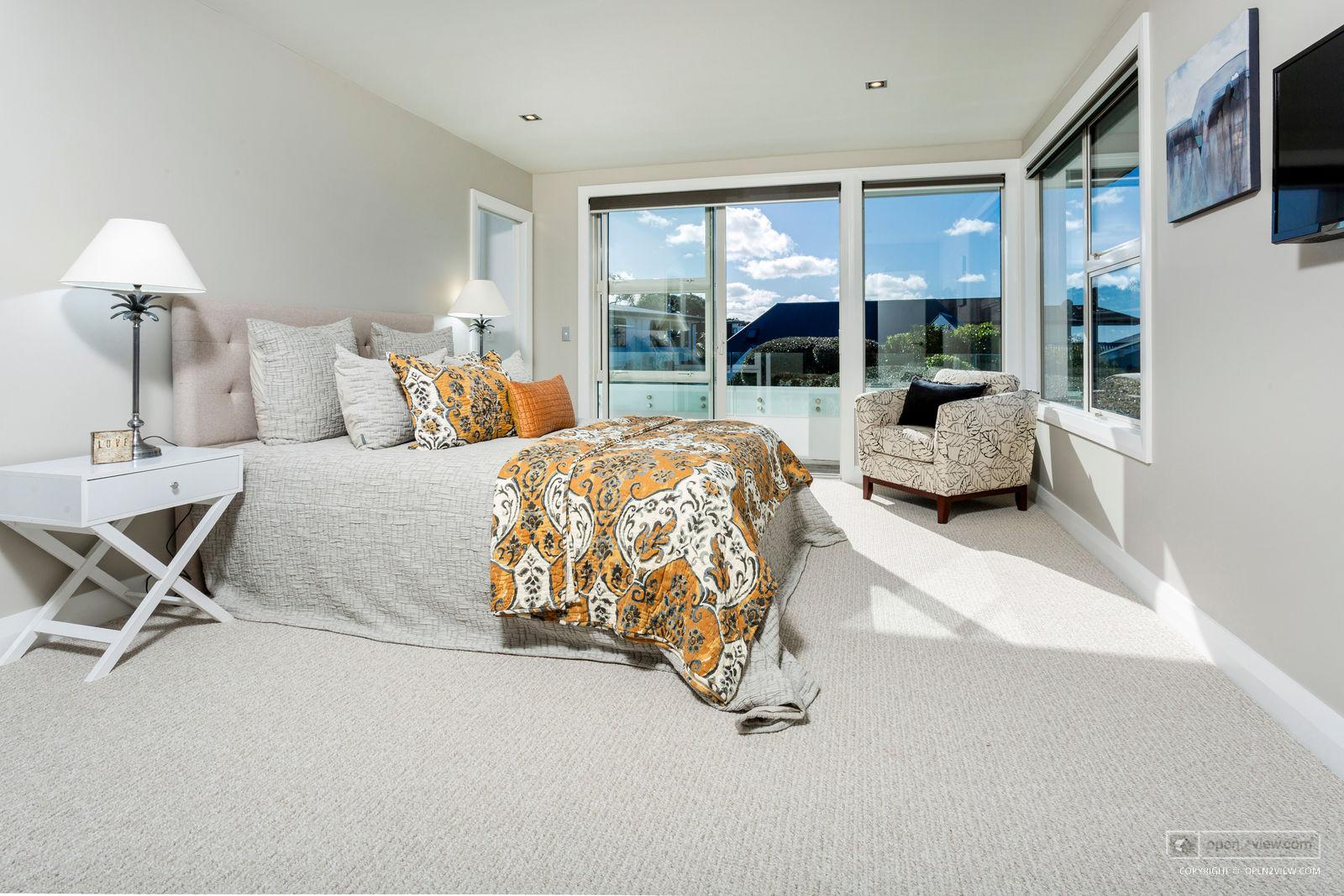 Slider image of 223B Hurstmere Road, Auckland
