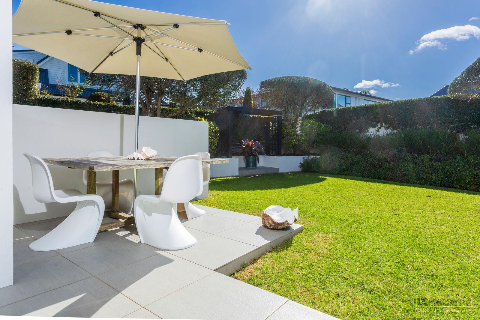 Slider image of 223B Hurstmere Road, Auckland