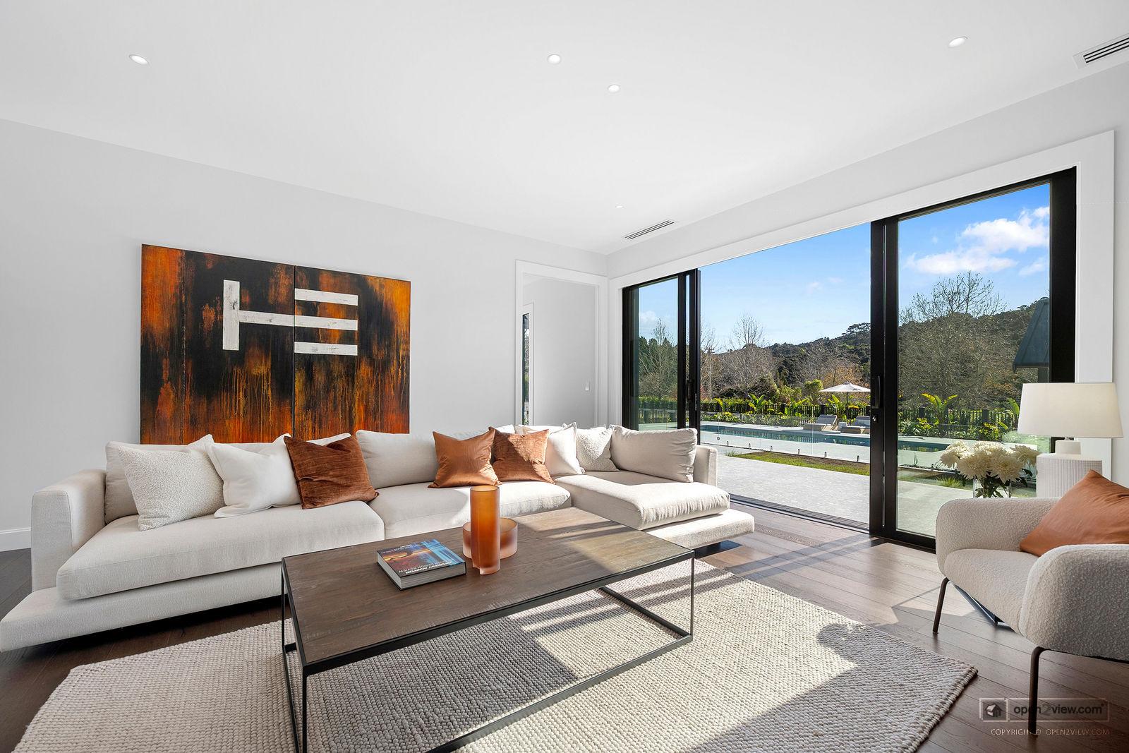 Slider image of 31 Robinson Road, Auckland