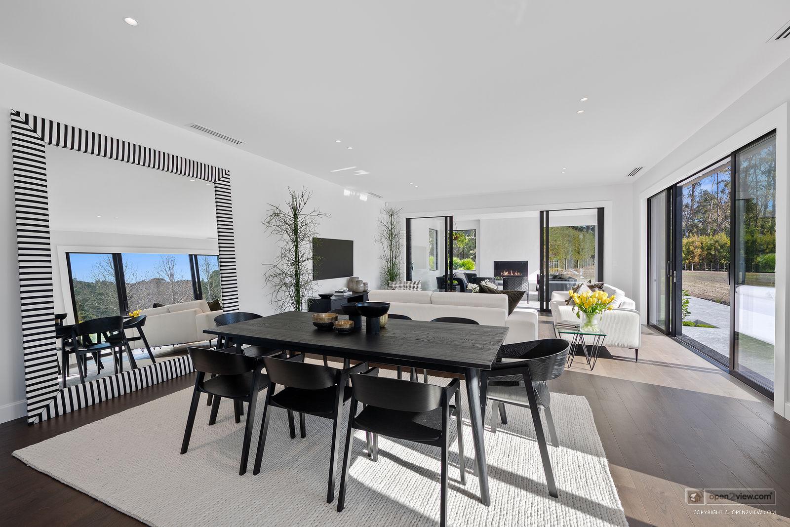 Slider image of 31 Robinson Road, Auckland