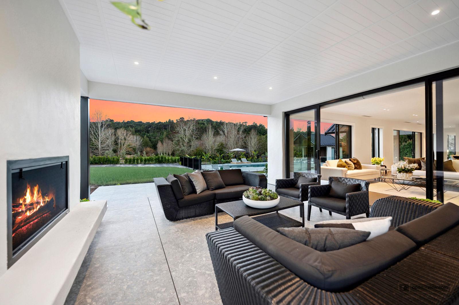 Slider image of 31 Robinson Road, Auckland