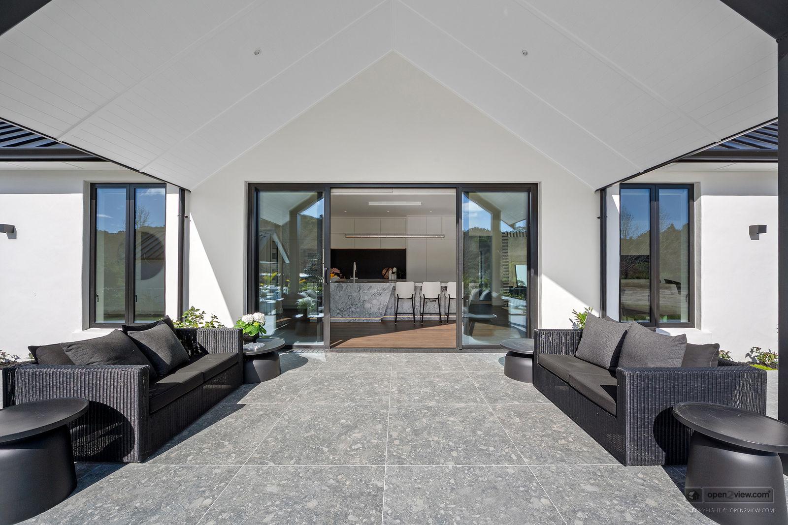Slider image of 31 Robinson Road, Auckland