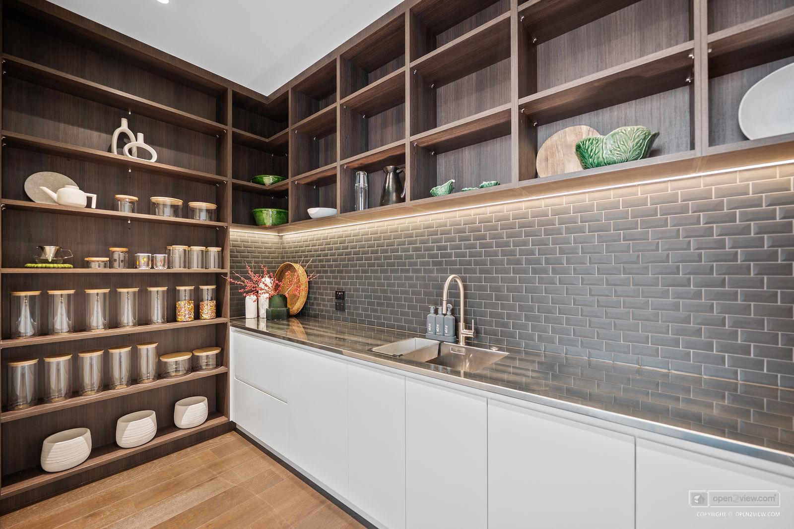 Slider image of 31 Robinson Road, Auckland