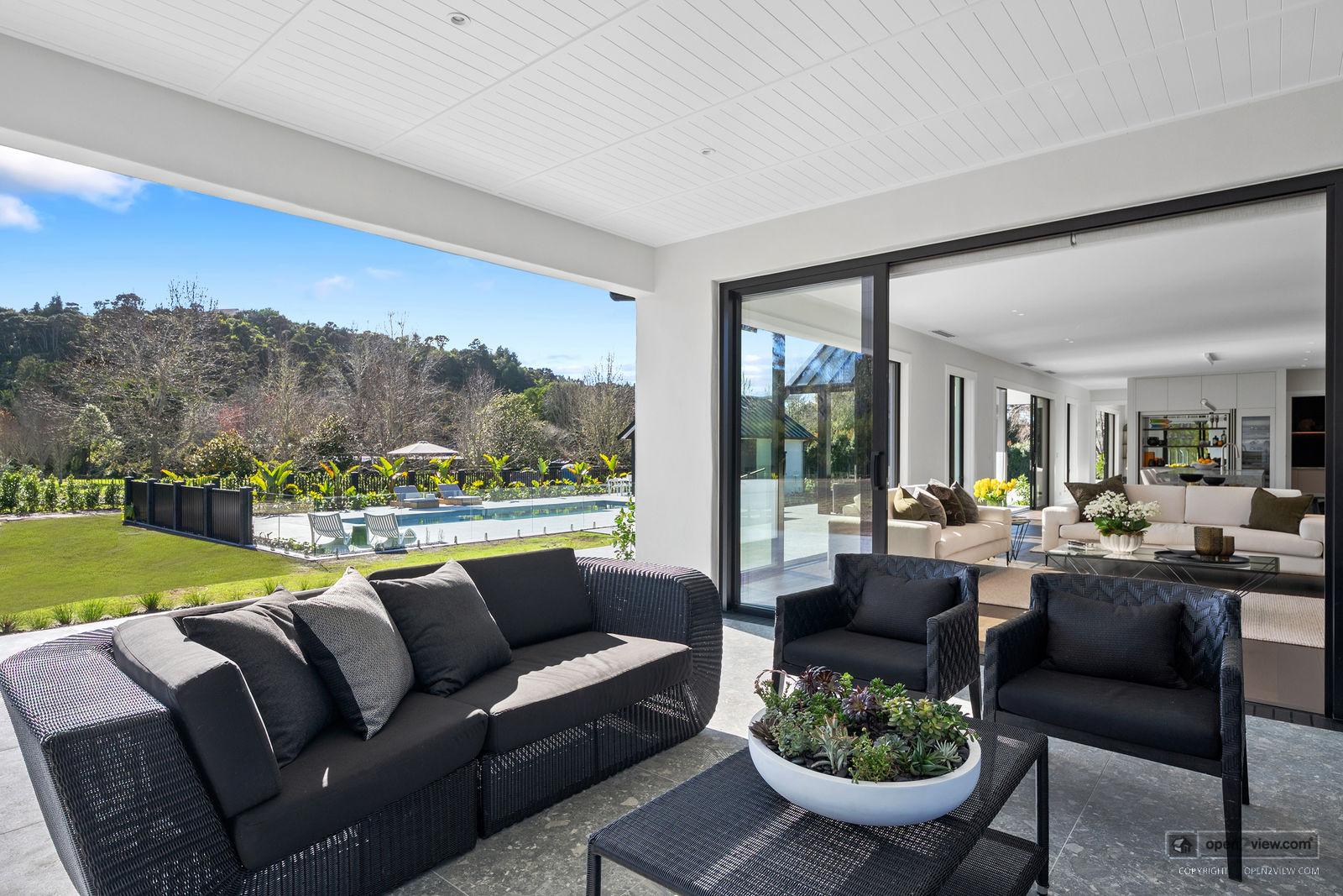 Slider image of 31 Robinson Road, Auckland