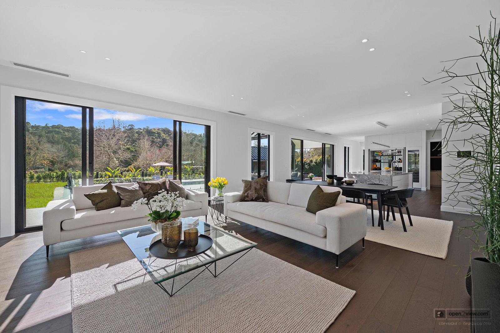 Slider image of 31 Robinson Road, Auckland