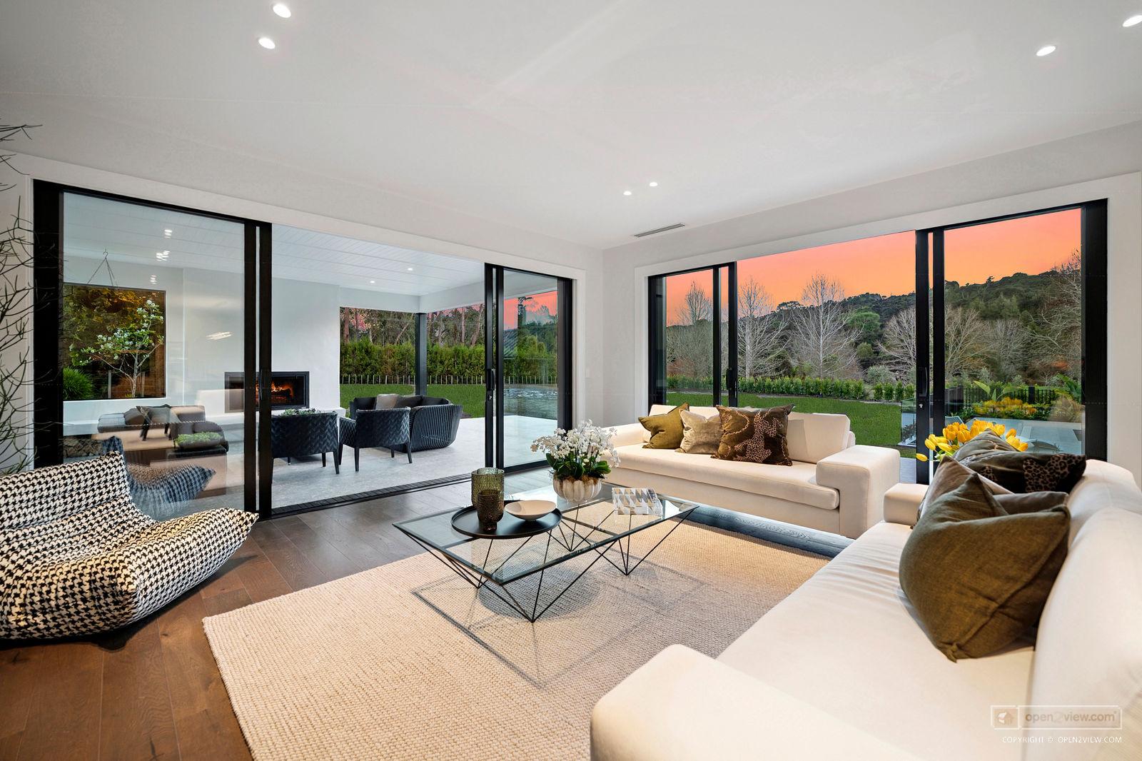 Slider image of 31 Robinson Road, Auckland