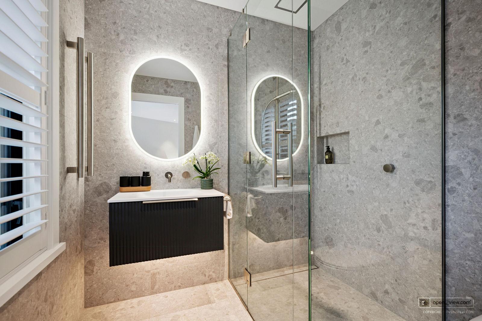 Slider image of 31 Robinson Road, Auckland