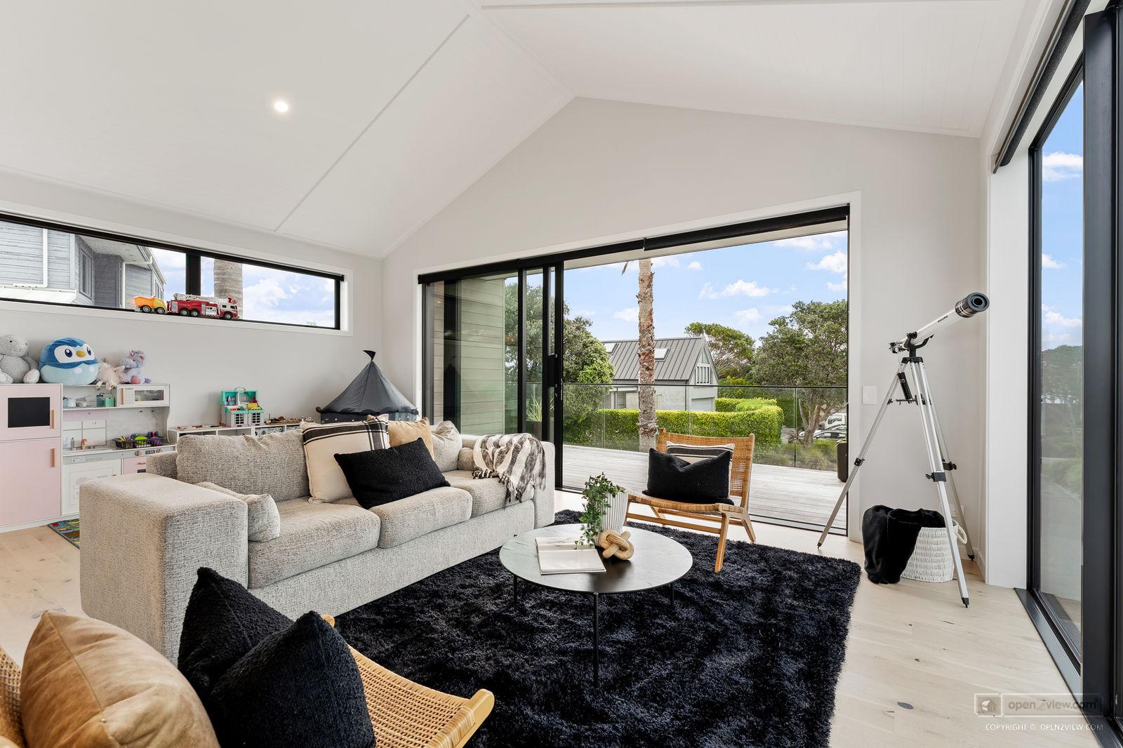Slider image of 10 May Way, Auckland
