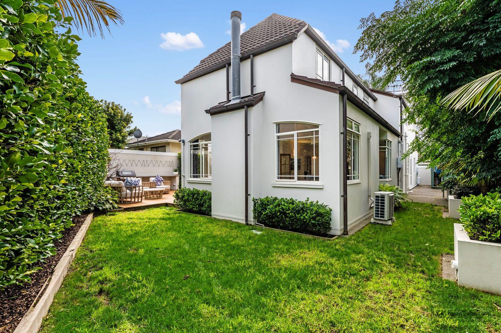 Slider image of 1/6 Campbell Road, Auckland