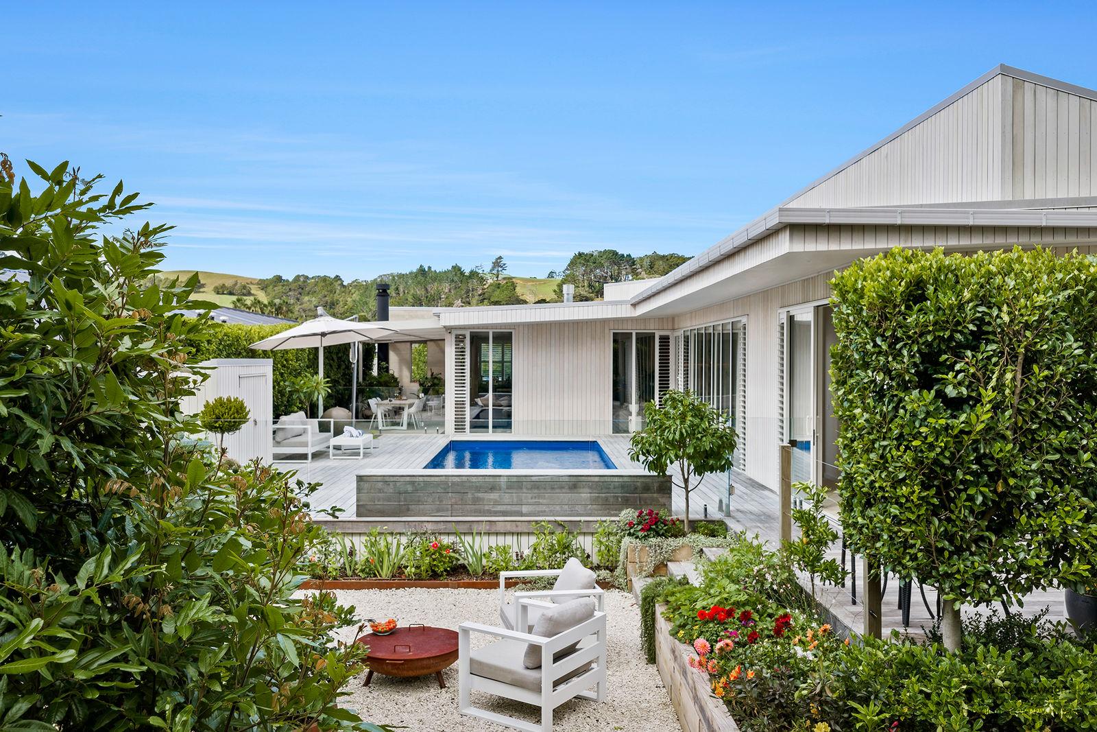 Slider image of 34 Torea Road, Auckland