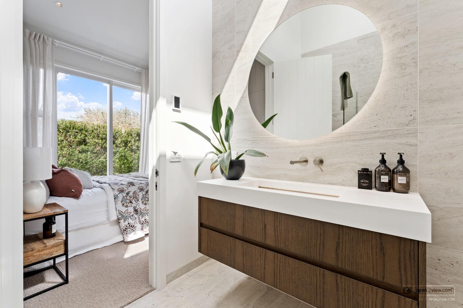 Slider image of 34 Torea Road, Auckland