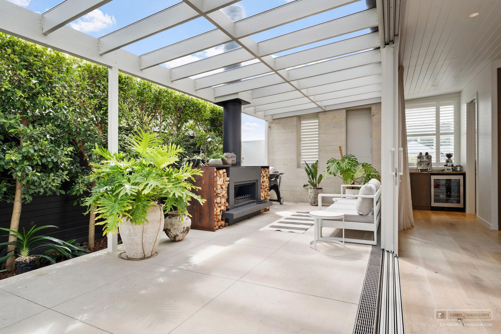 Slider image of 34 Torea Road, Auckland