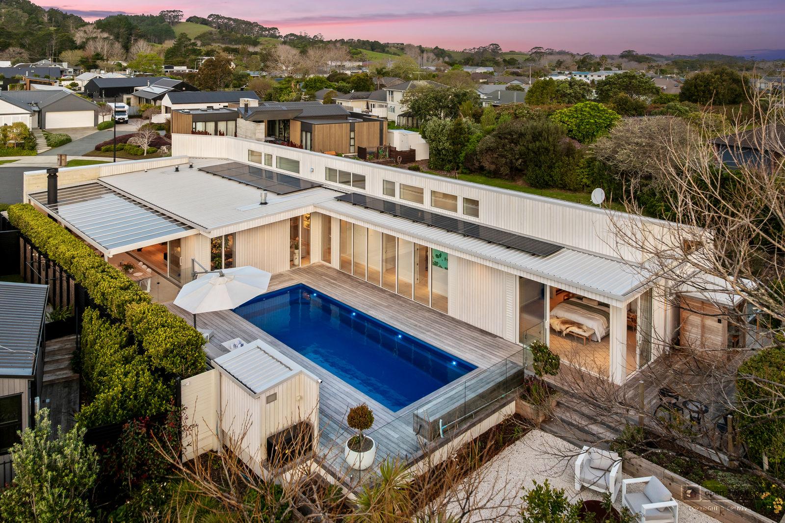 Slider image of 34 Torea Road, Auckland