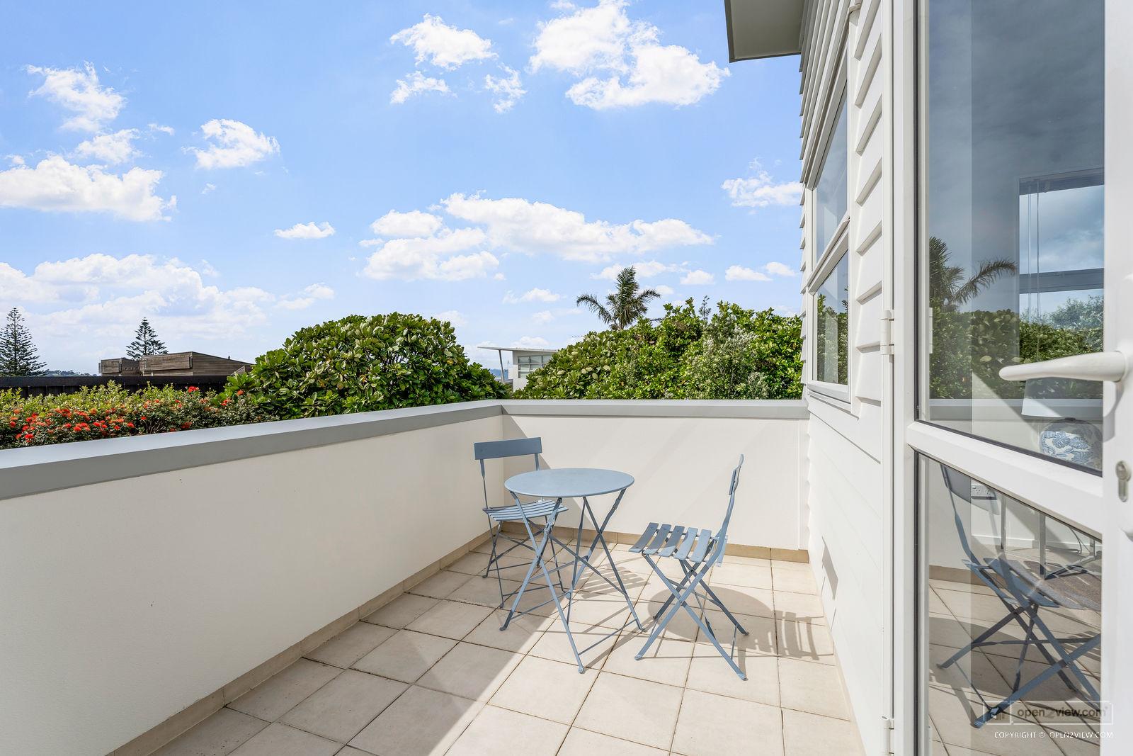 Slider image of 4 Tio Lane, Auckland