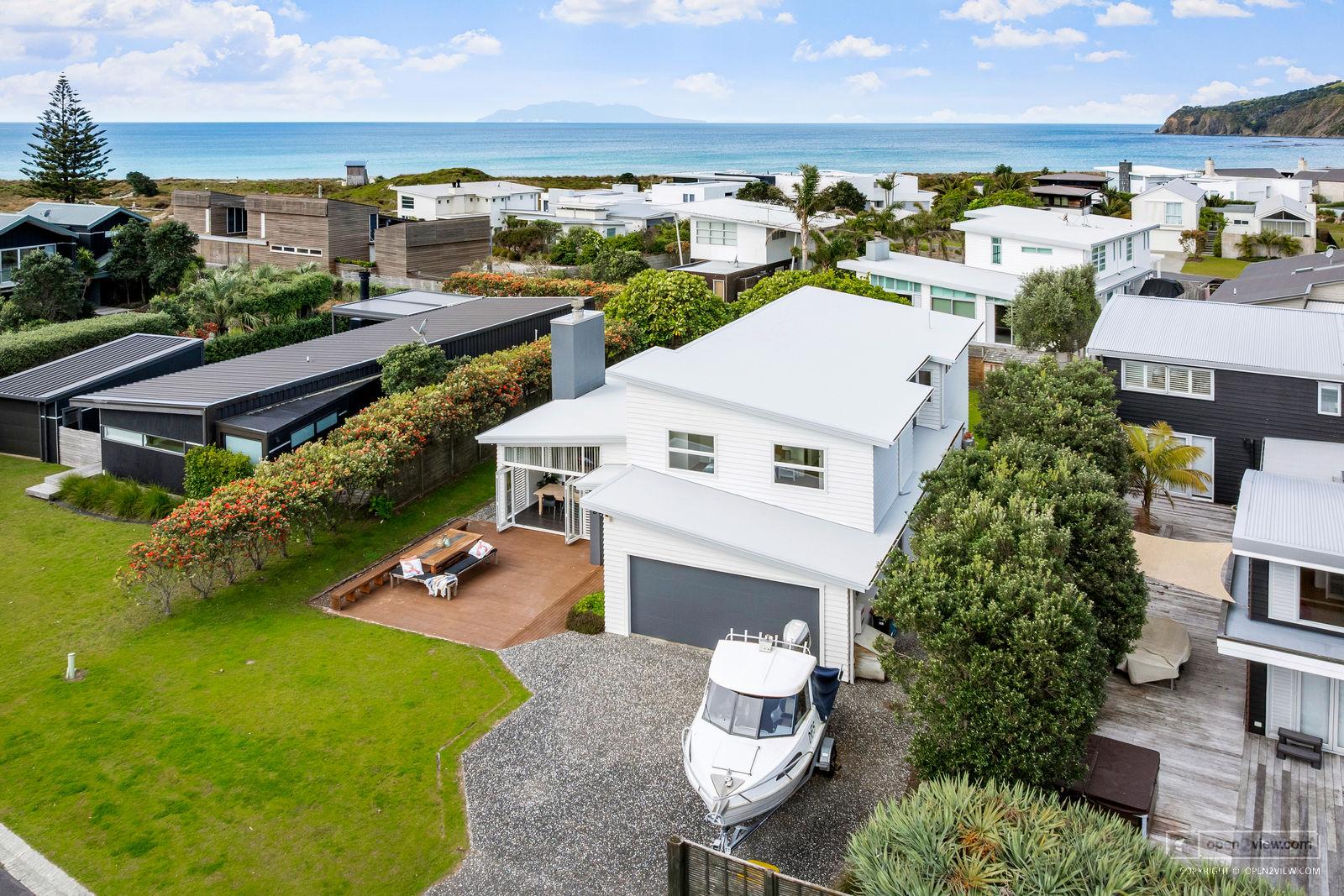 Slider image of 4 Tio Lane, Auckland