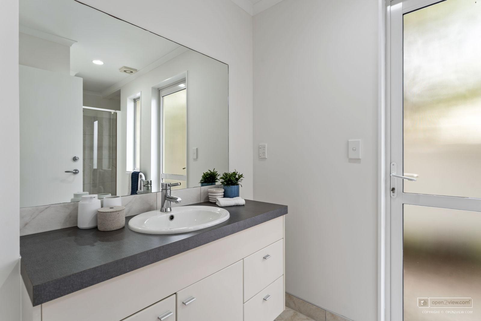 Slider image of 4 Tio Lane, Auckland