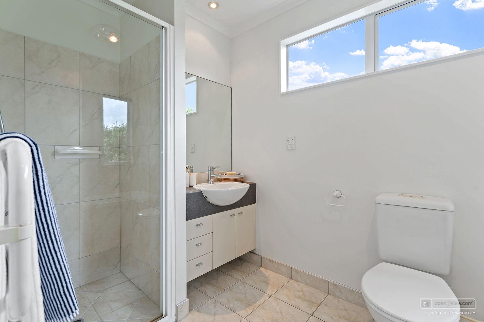 Slider image of 4 Tio Lane, Auckland