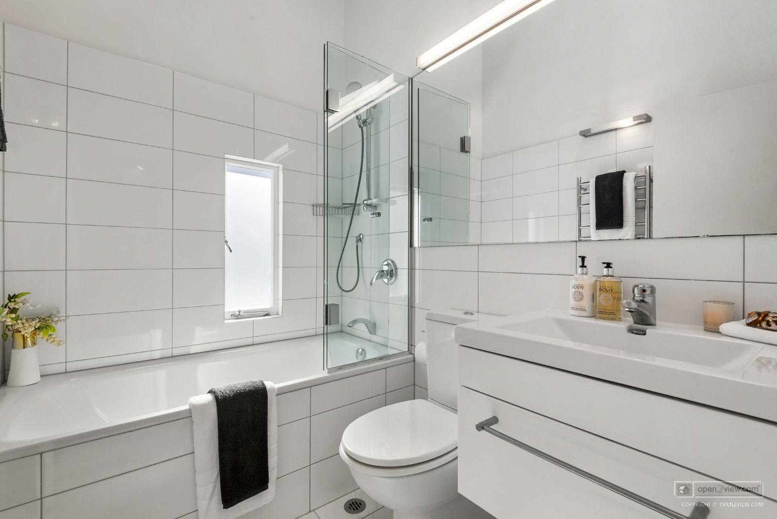 Slider image of 13/212 Hurstmere Road, Auckland