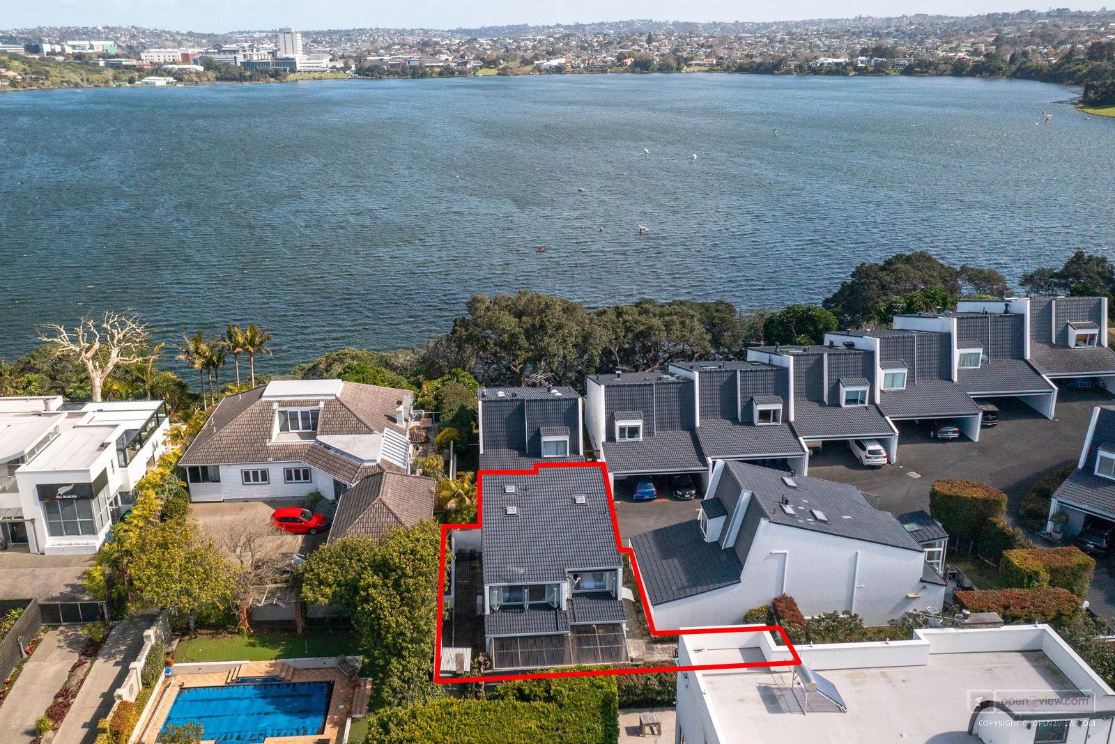 Slider image of 13/212 Hurstmere Road, Auckland