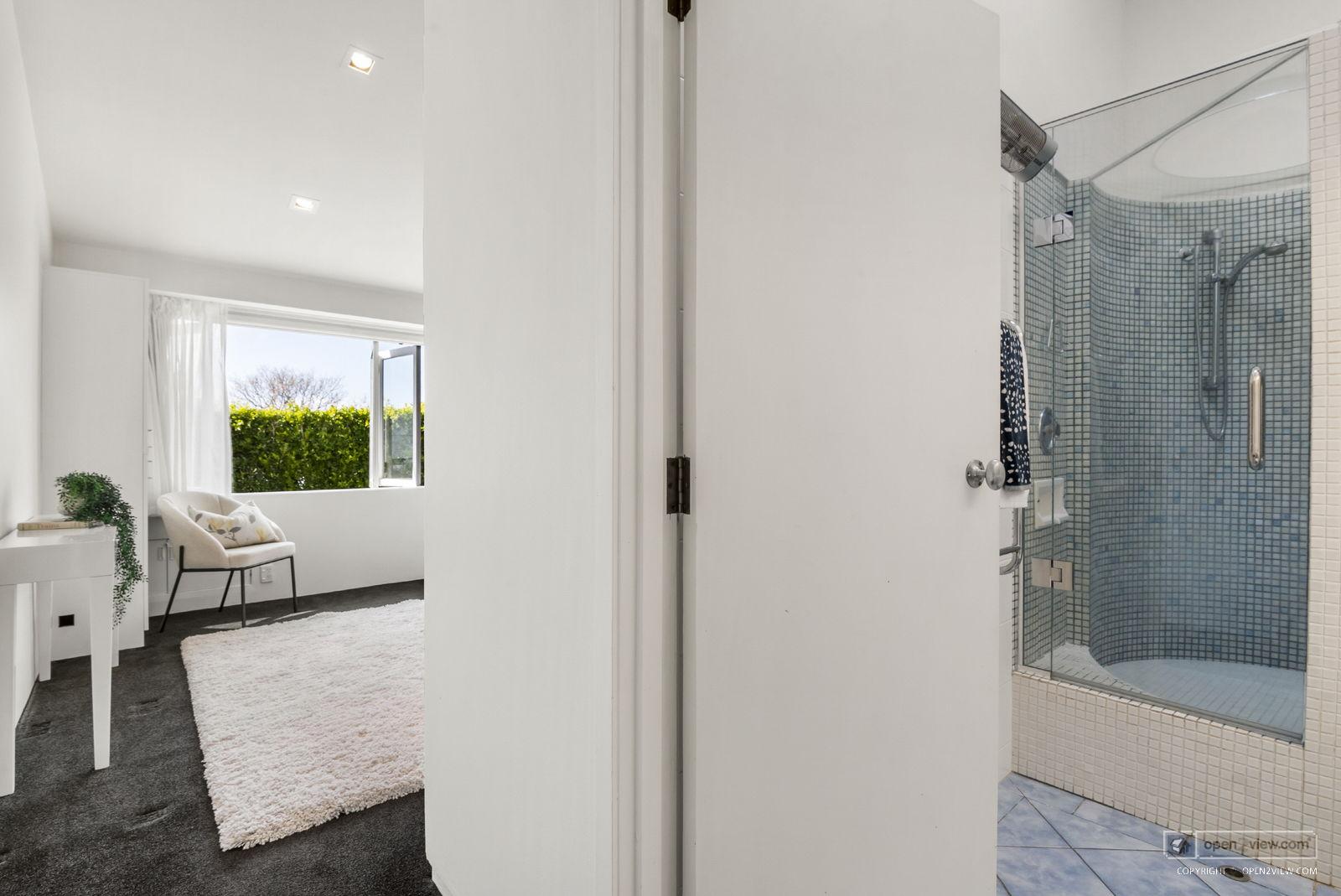 Slider image of 13/212 Hurstmere Road, Auckland