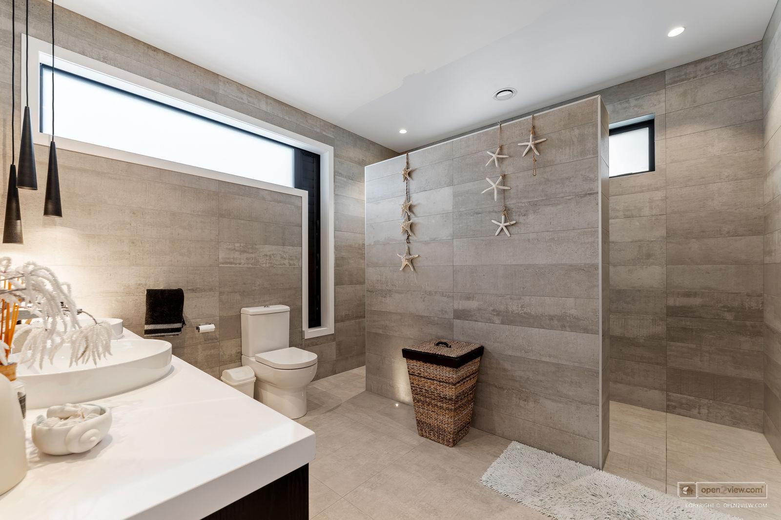 Slider image of 30 Caroline Heights, Auckland